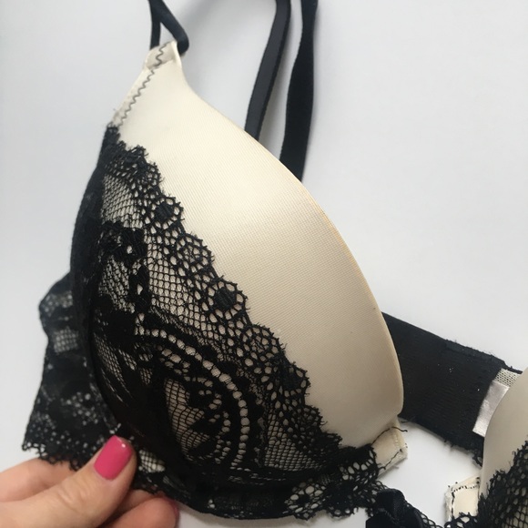 Victoria's Secret Miraculous Bombshell - Size 32B - Picture 6 of 7